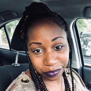 Meet your Posher, Jenate